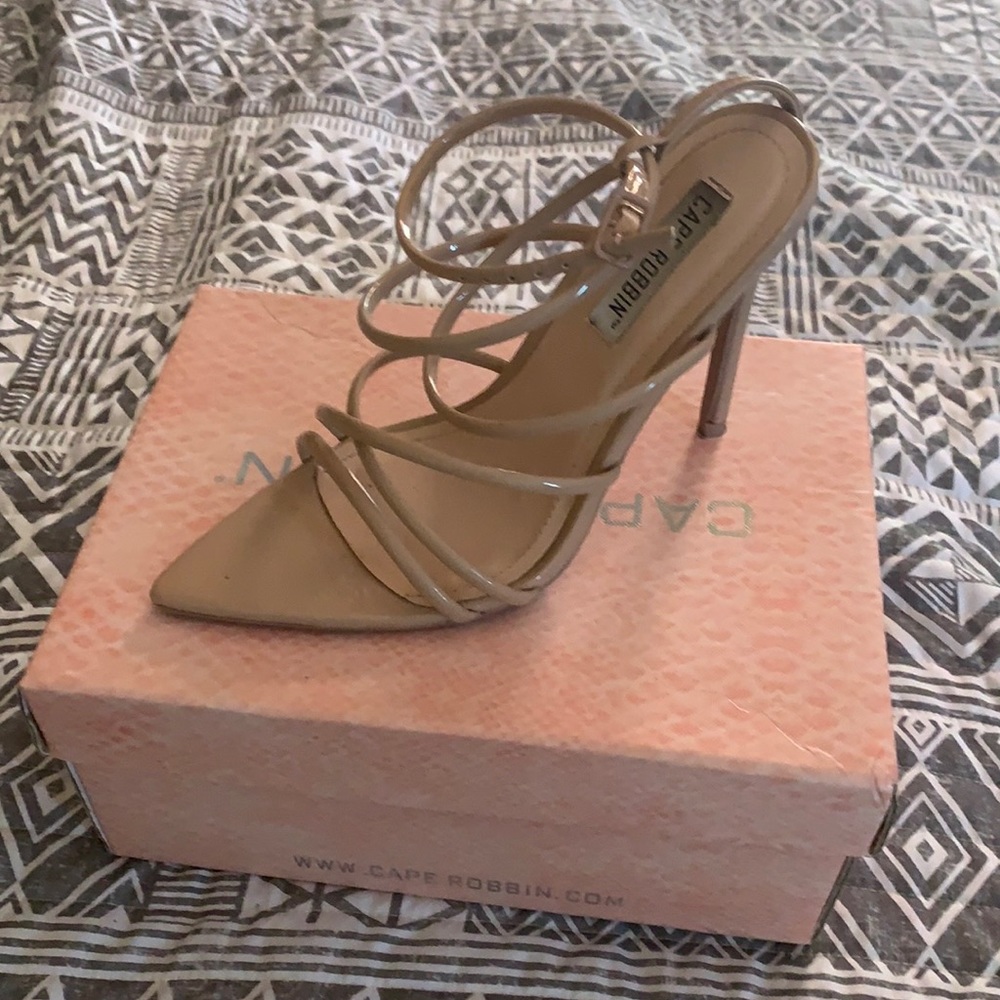 Like New Nude heels